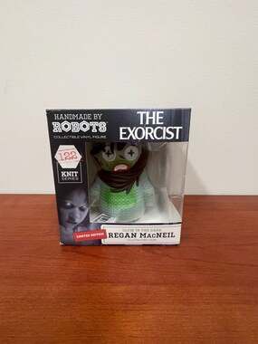 Handmade By Robots The Exorcist Regan MacNeil #122 Glow In The Dark Knit Series